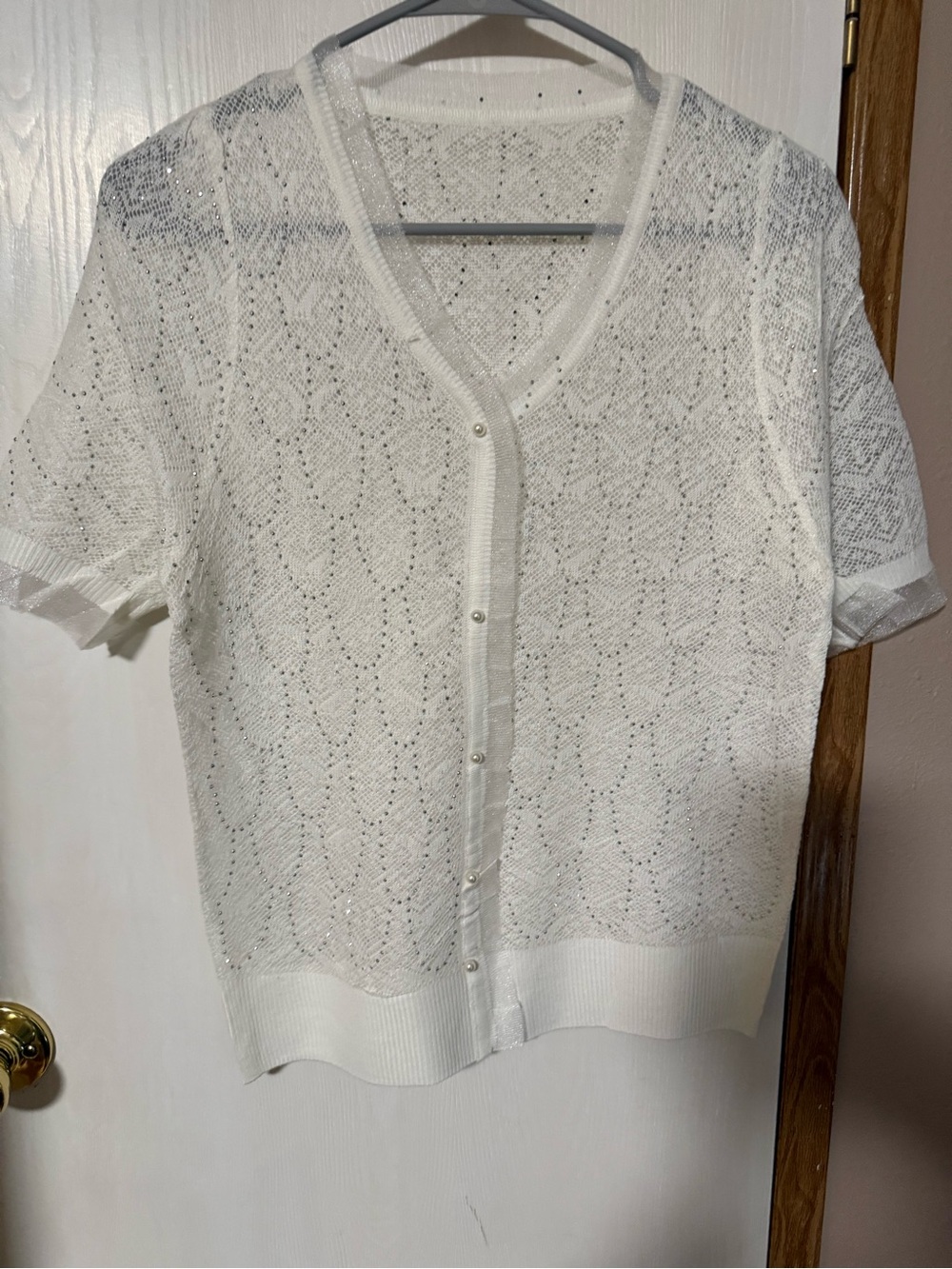 Women’s White V-Neck Short Sleeve Knit Cardigan - Picture 1 of 3